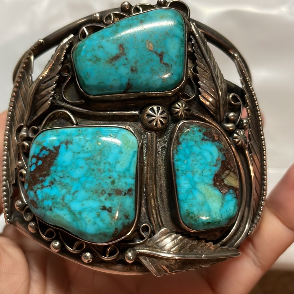 Vintage huge Signed Sterling Navajo Feather Cuff bracelet with turquoise - Picture 4 of 13